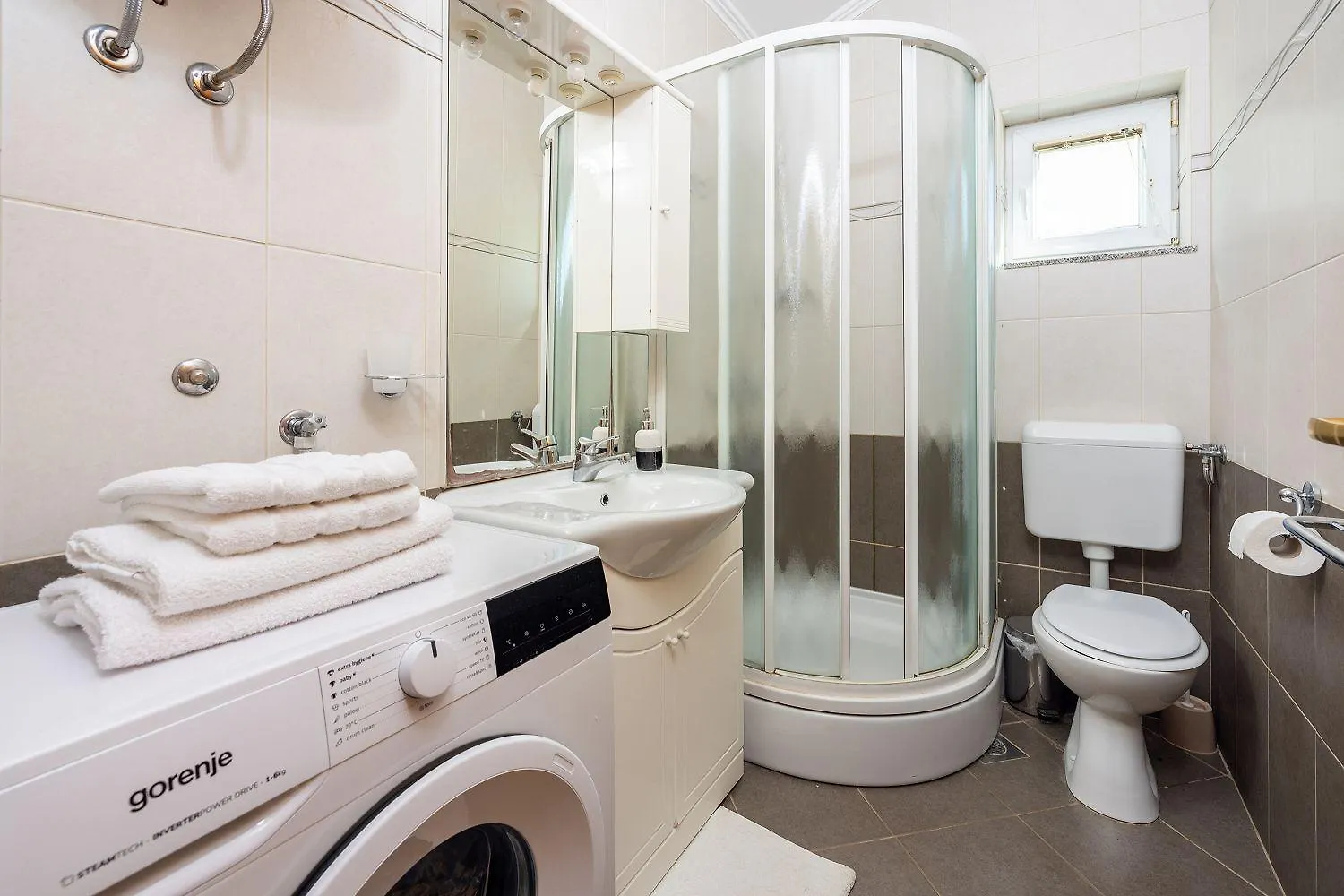 Cozy Dachgeschosswohnung Mit Meerblick, Klima, Wifi - Nur 350 Meter Zum Strand Dramalj 0*,
