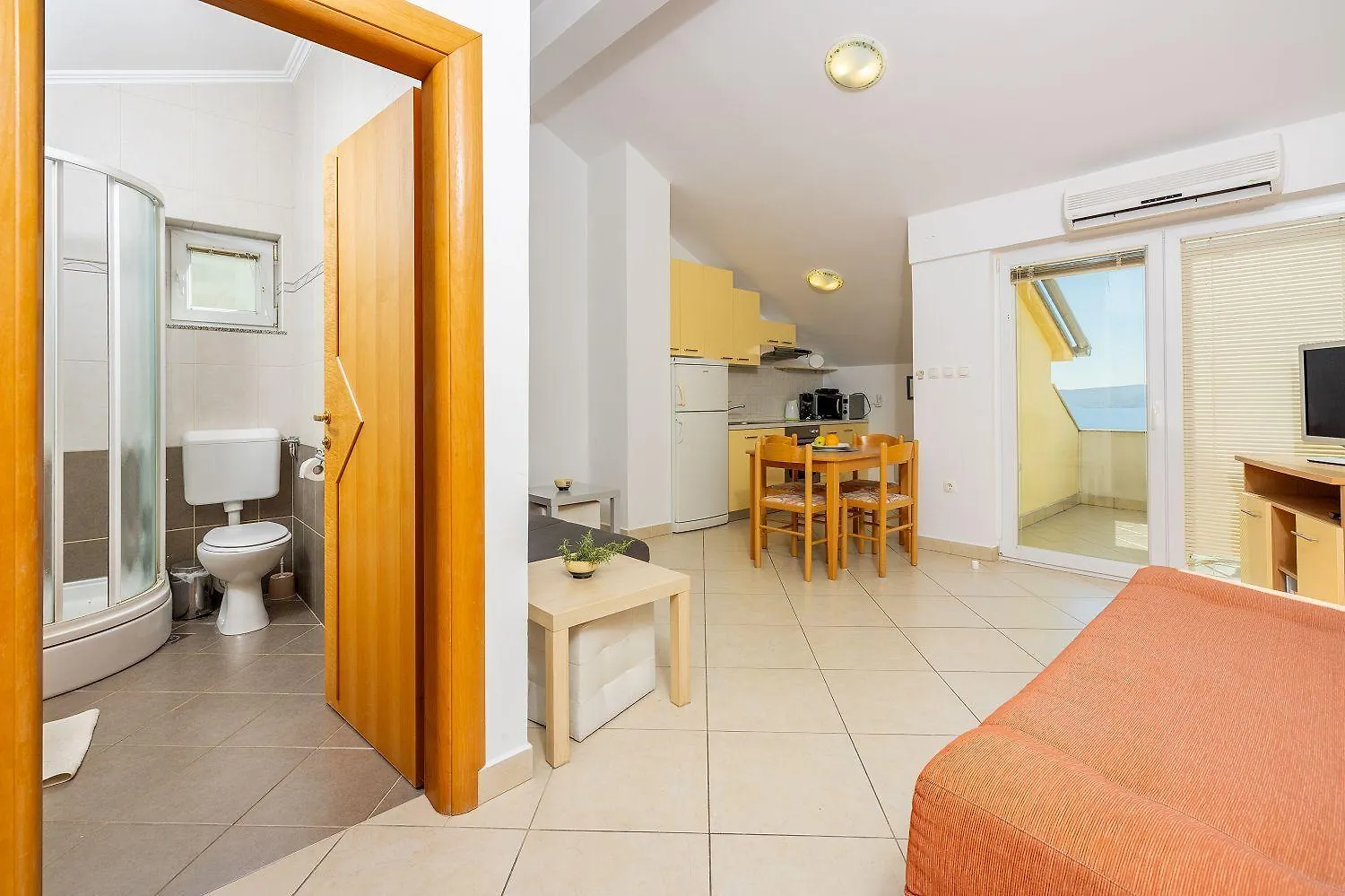 Apartment Cozy Dachgeschosswohnung Mit Meerblick, Klima, Wifi - Nur 350 Meter Zum Strand Dramalj