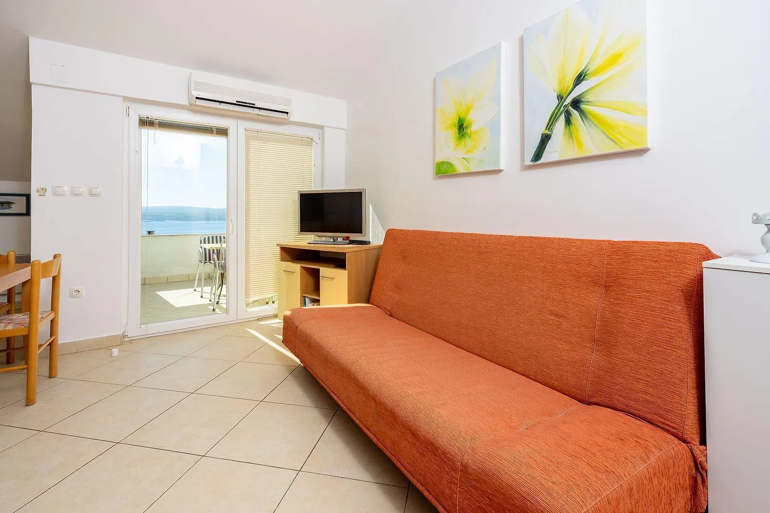 Cozy Dachgeschosswohnung Mit Meerblick, Klima, Wifi - Nur 350 Meter Zum Strand Dramalj Apartment