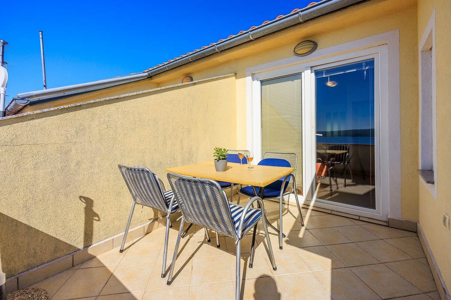 Apartment Cozy Dachgeschosswohnung Mit Meerblick, Klima, Wifi - Nur 350 Meter Zum Strand Dramalj